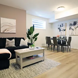 Downtown King Beds,long Stays,disney+ Holiday home Edmonton